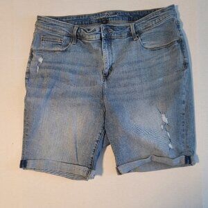 UNIVERSAL THREAD DENIM SHORTS SIZE 18